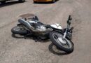 Se lesiona mujer al caer de motocicleta