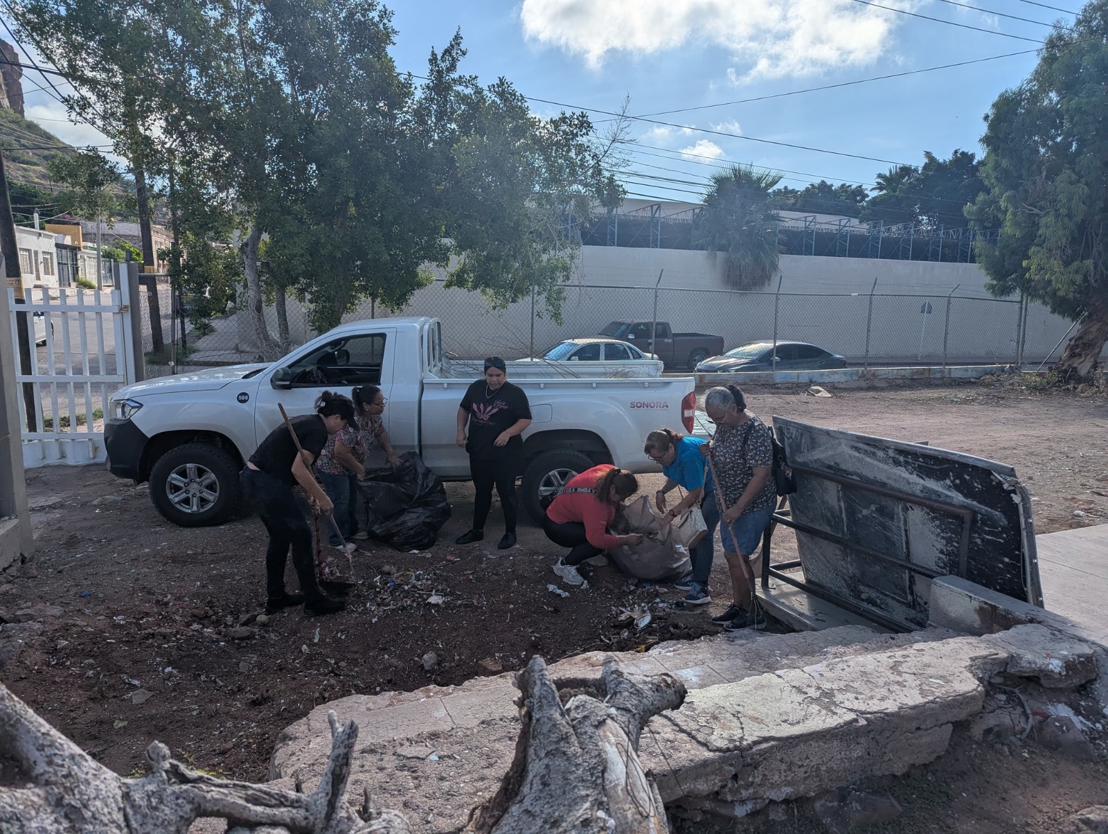 Realizan intensa campaña de limpieza en escuela primaria Loreto Encinas de Avilés