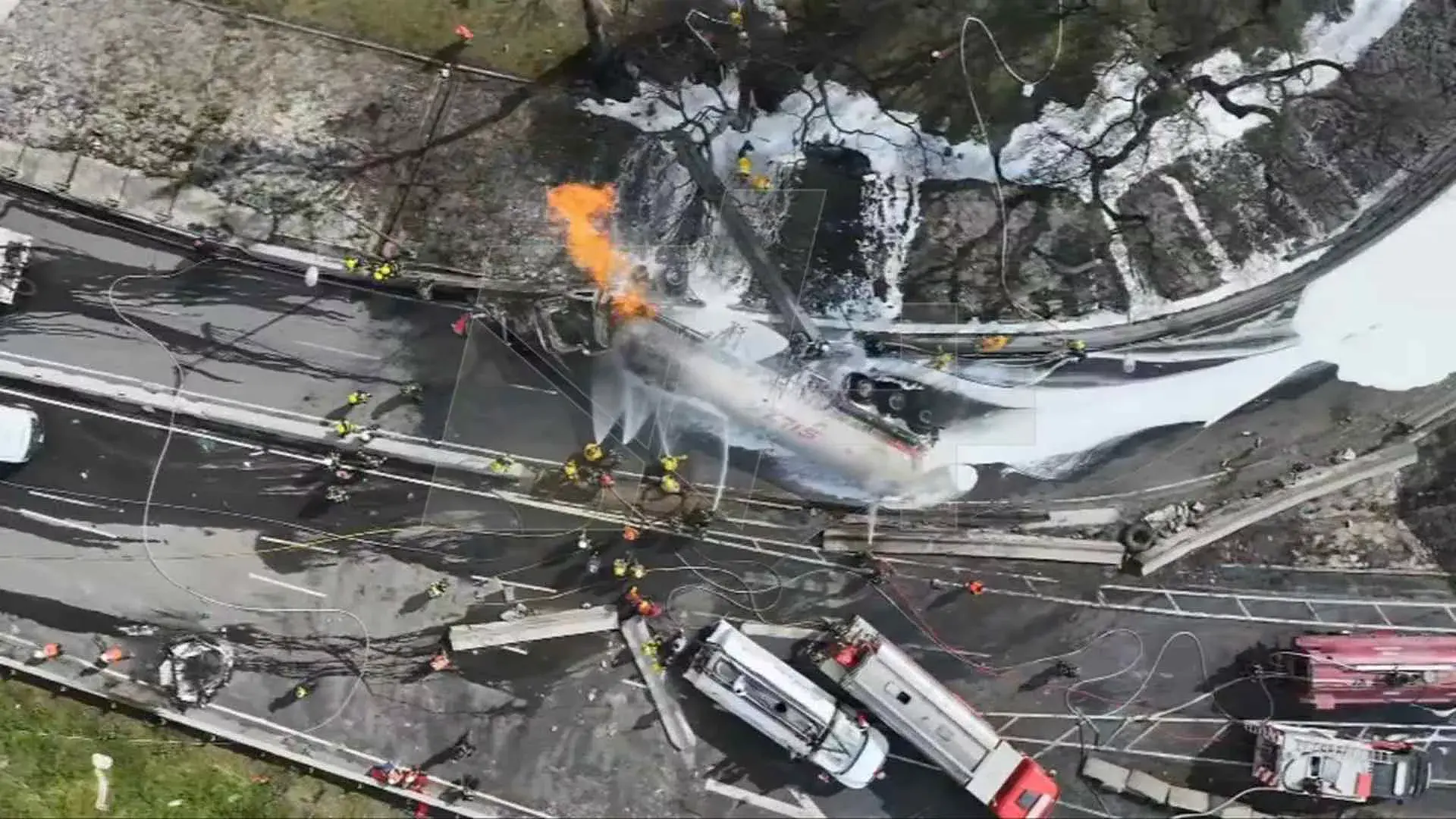 Aumenta a 30 la cifra de muertos por explosión de pipa en Iztapalapa