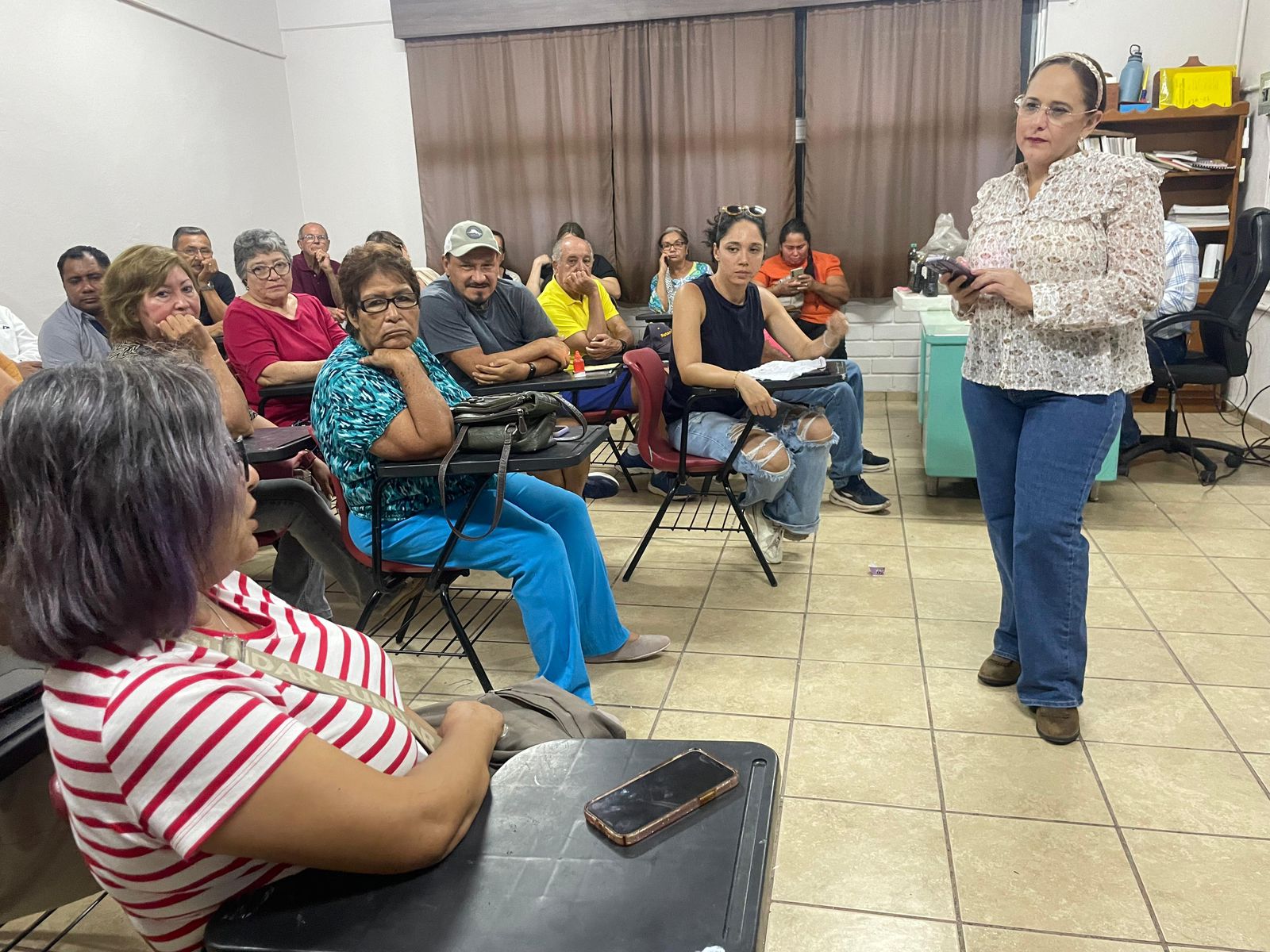 Atiende alcaldesa Karla Córdova a vecinos en sector Ranchitos