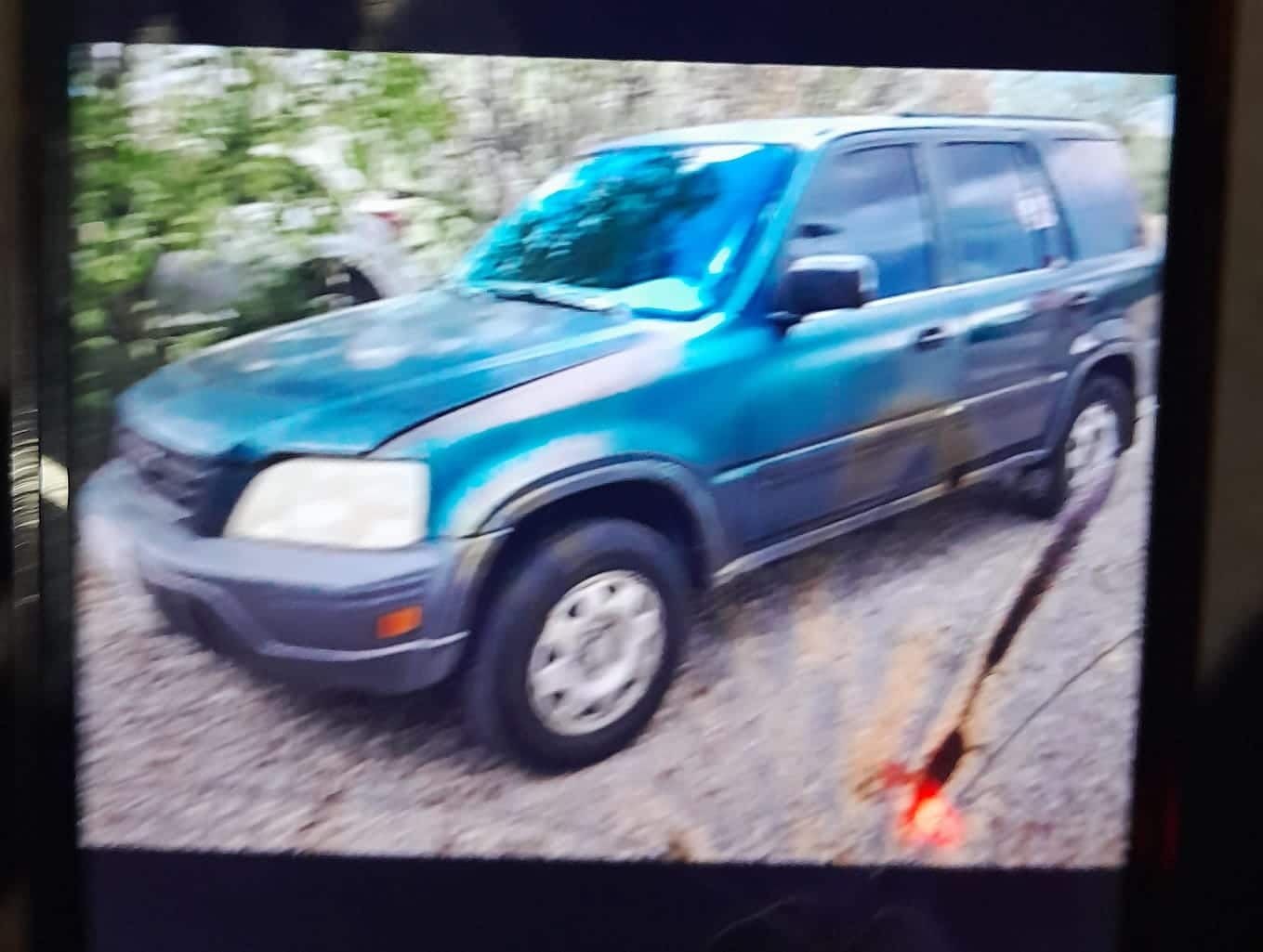 Roban vehículo en San Vicente