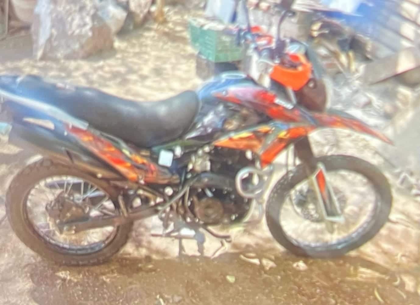 Roban motocicleta en colonia Misioneros
