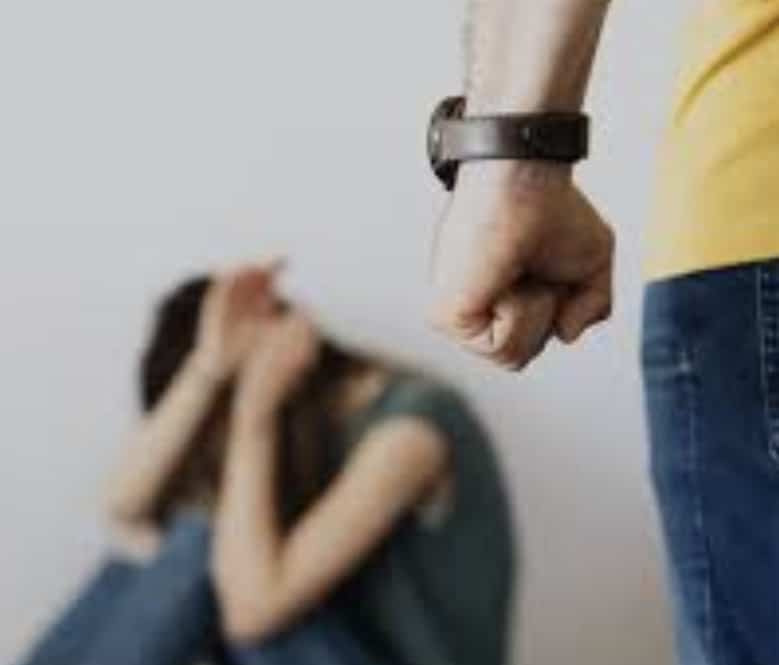 Sujeto agrede a ex pareja