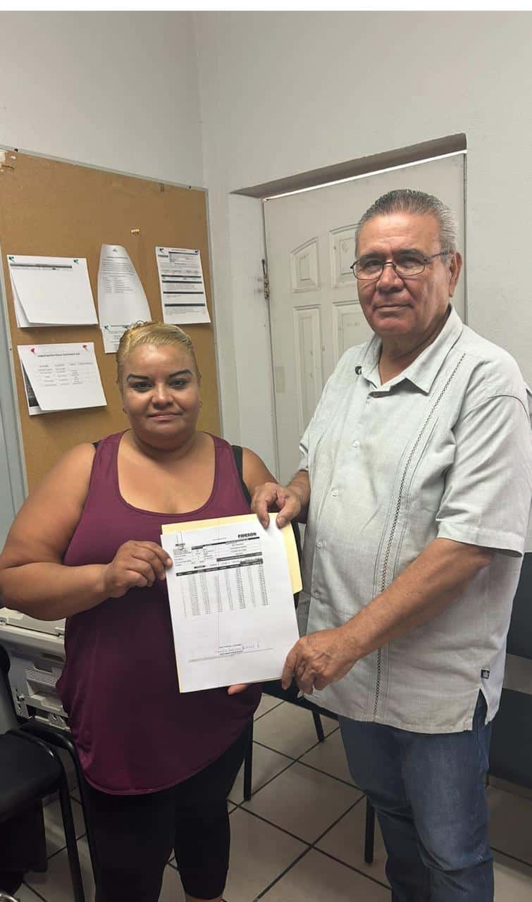 Continúa Ayuntamiento con entrega de créditos a pequeños comerciantes