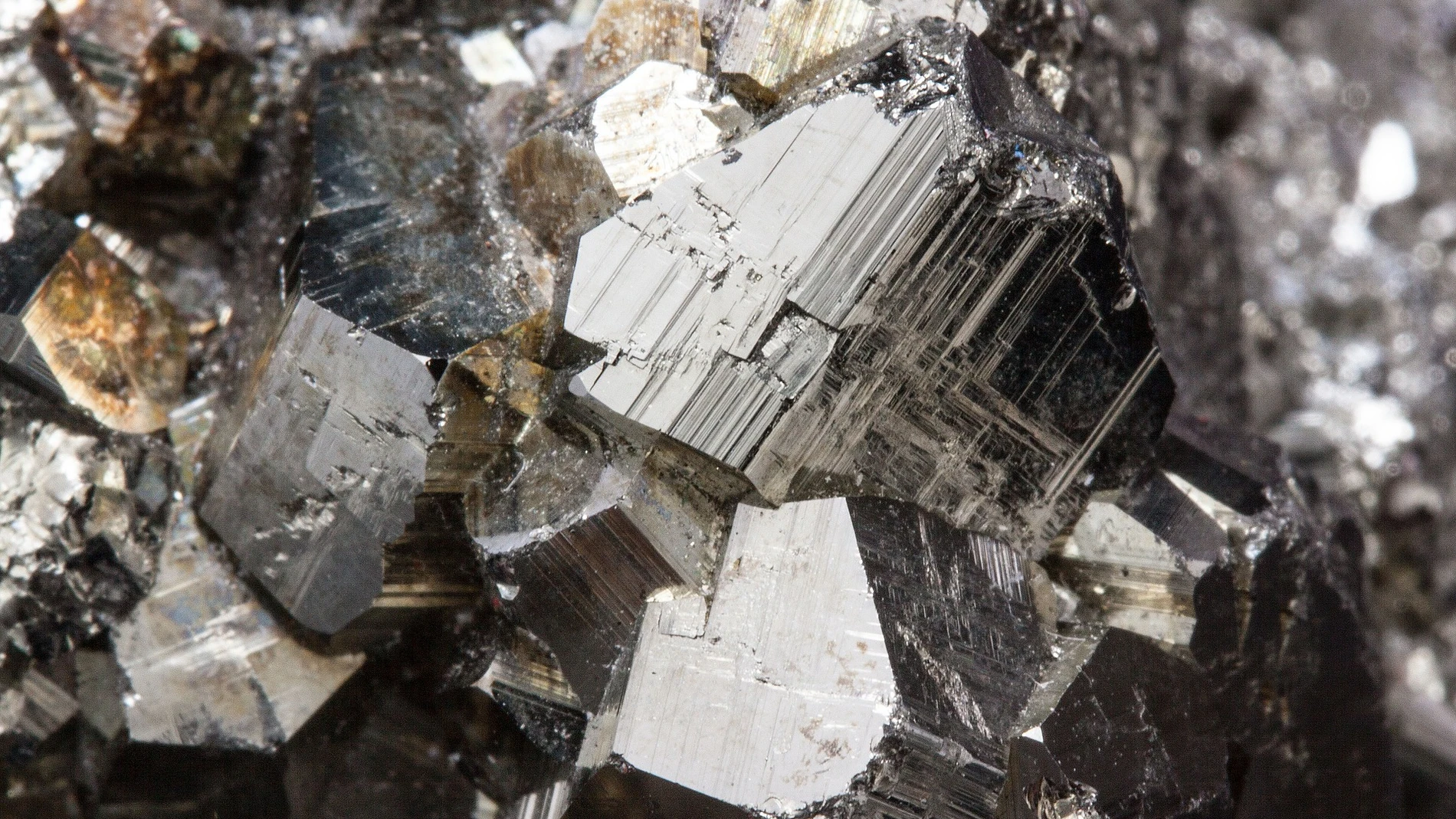 Descubren un nuevo mineral en meteorito hallado en Somalia