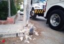 Tráiler derriba poste y cables