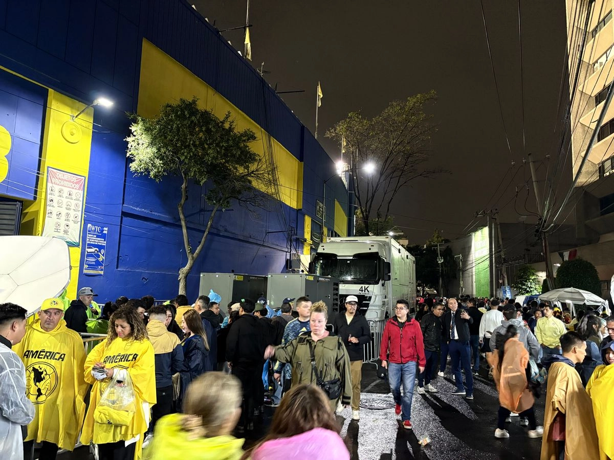 Revendedores ofrecen boletos para el América-Pumas al doble del precio original