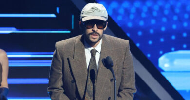 Bad Bunny Recibe con “Humildad” el Billboard al Artista Latino del Siglo XXI