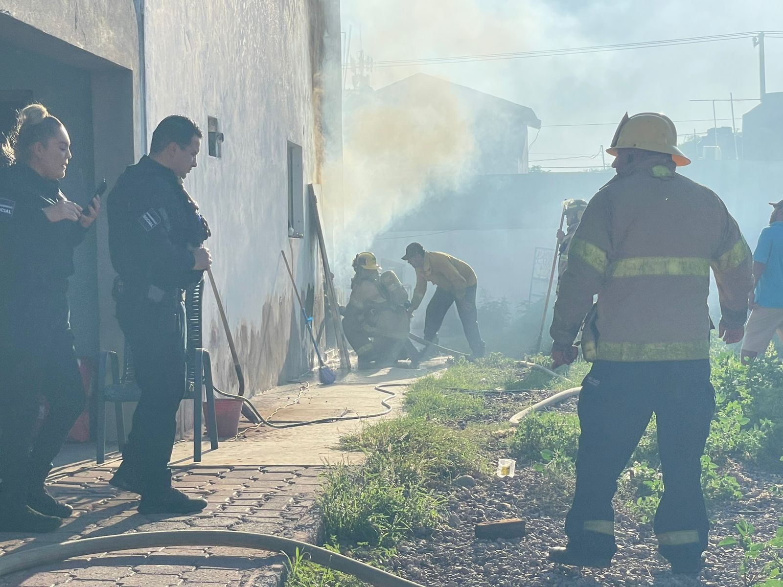 Se incendia cuarto de lavado de vivienda