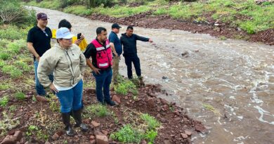 Alcaldesa Karla Córdova realiza recorridos por colonias de Guaymas