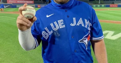 Alejandro Kirk un cacher de Tijuana en las grandes ligas