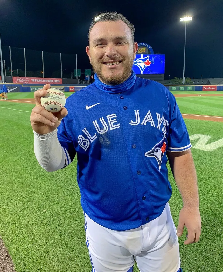 Alejandro Kirk un cacher de Tijuana en las grandes ligas