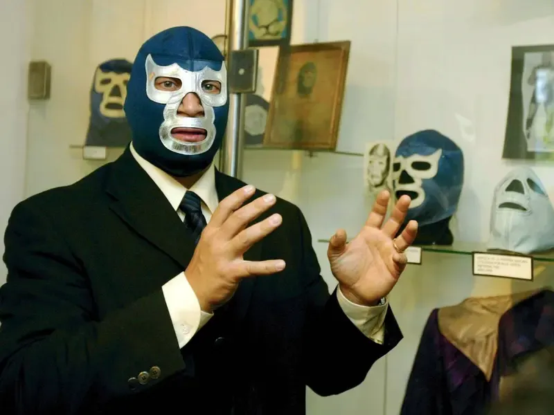 Blue demon jr se reporta hospitalizado