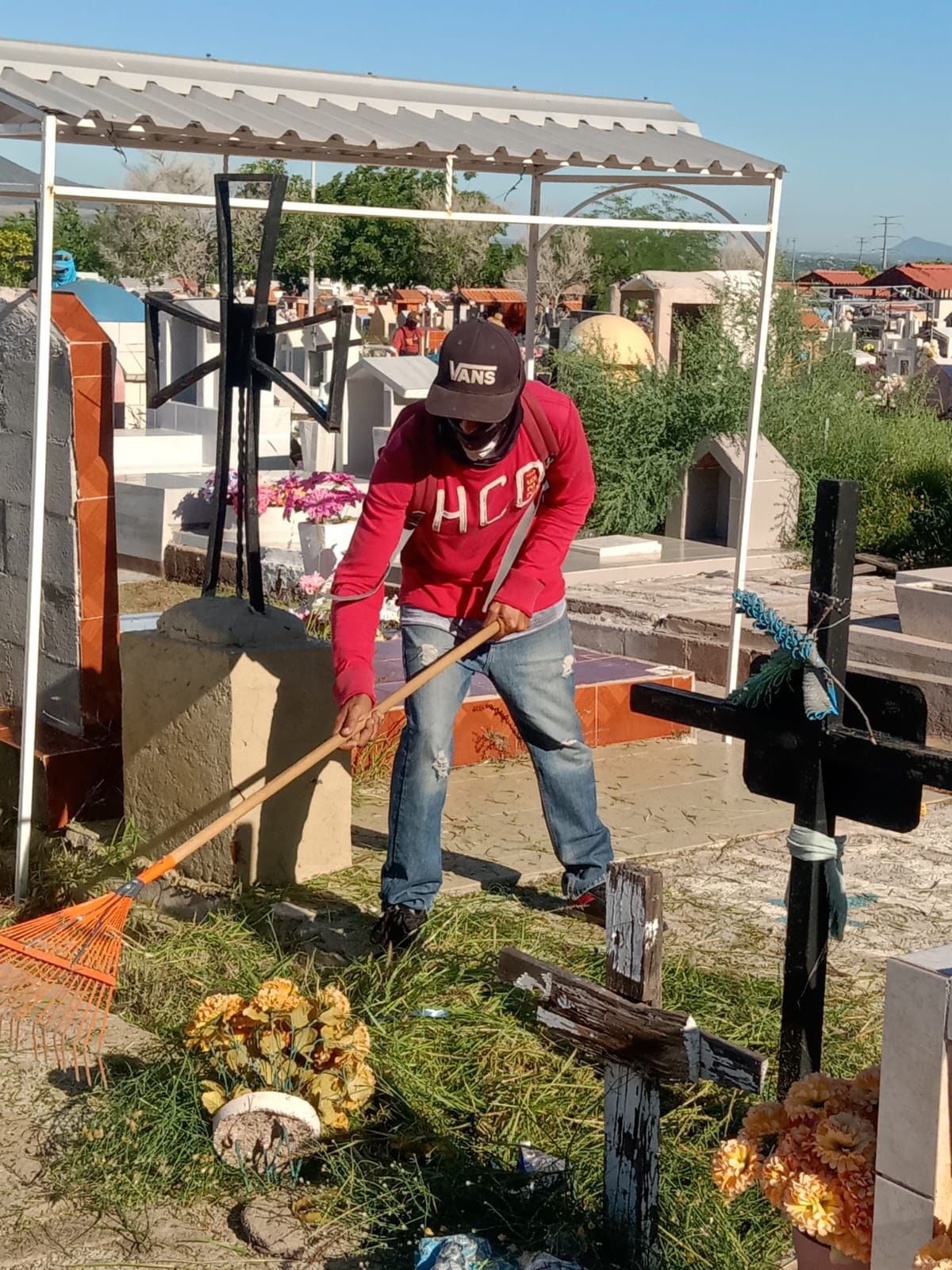 Intensifican limpieza en panteones