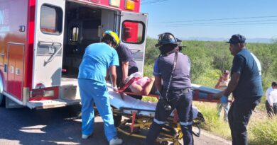 Resultan mujeres lesionadas en volcadura