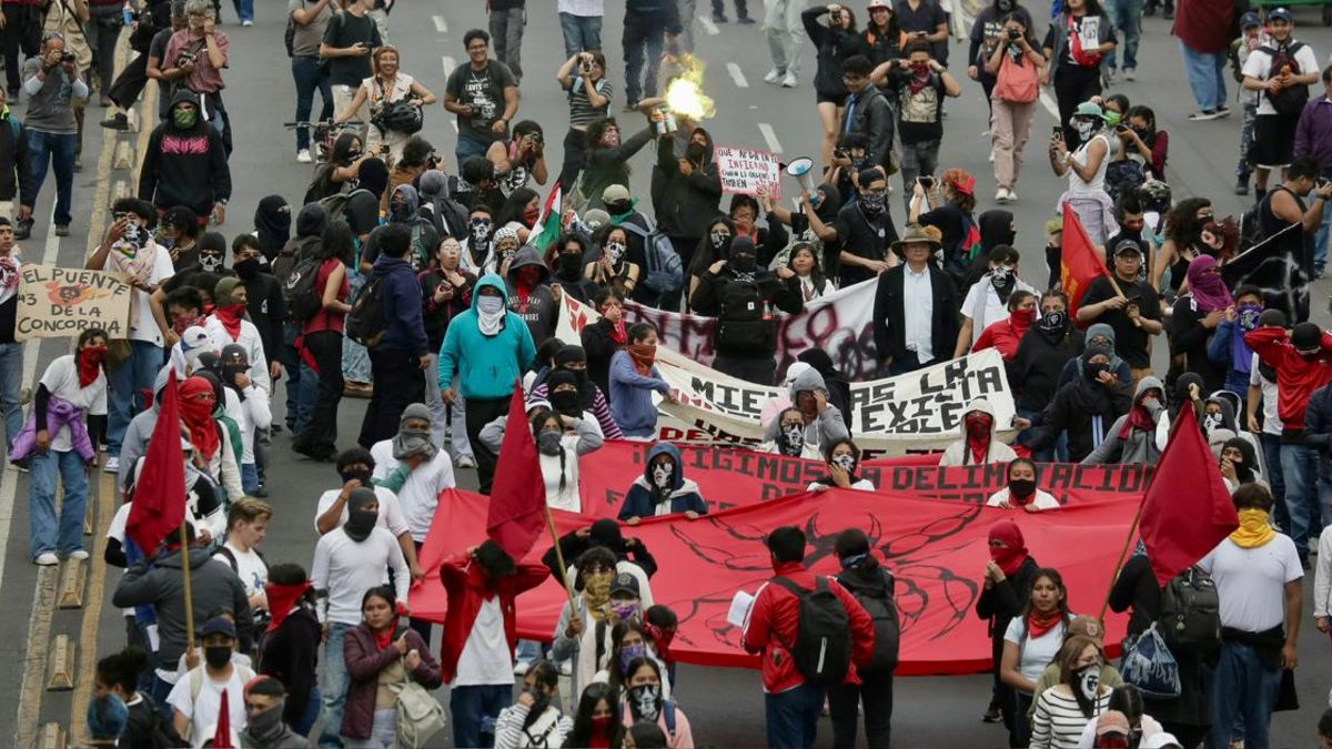 Presidenta Sheinbaum Condena Agresiones del “Bloque Negro” en Marcha del 2 de Octubre