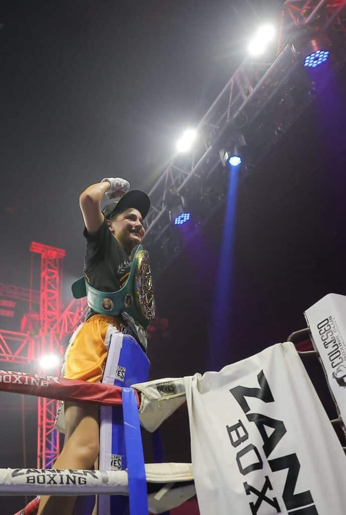 Derrota Camila Zamorano a Sana Hazuki retiene el cinturón mundial Átomo del CMB 12 504