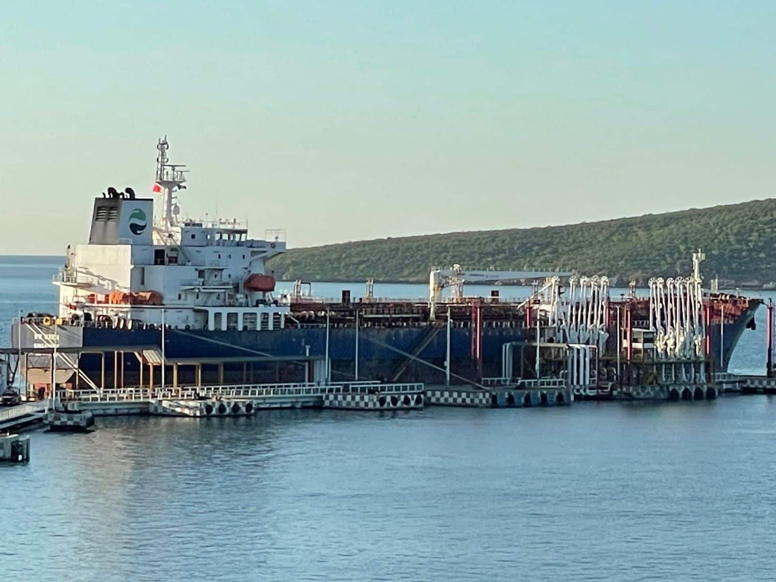 Confirman retención de buque tanque en Guaymas