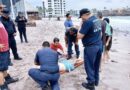 Salva bombero a bañista de ahogarse en San Carlos