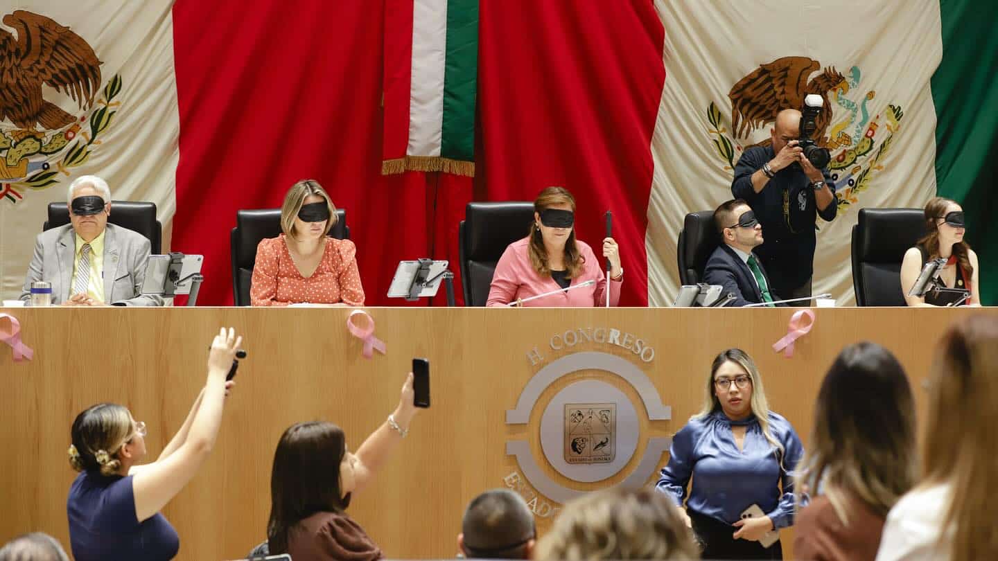 con motivo del Día Internacional del Bastón Blanco, diputadas y diputados del Congreso de Sonora participaron en una caminata a ciegas