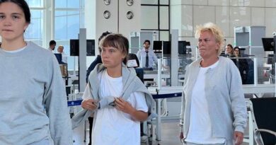 Israel Deporta a 171 Activistas de la Flotilla Global Sumud, Incluida Greta Thunberg