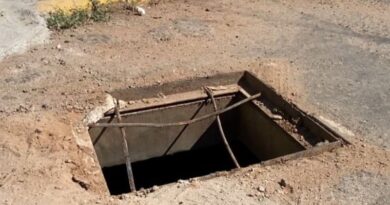 alcantarilla abierta en avenida de las azucenas col lopez mateos 562486