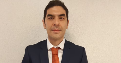 Renuncia secretario del presidente de la Corte