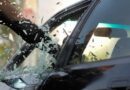 Roban y provocan daños a vehículo