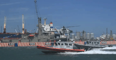 Marina rescata a 28 jóvenes frente a Sinaloa