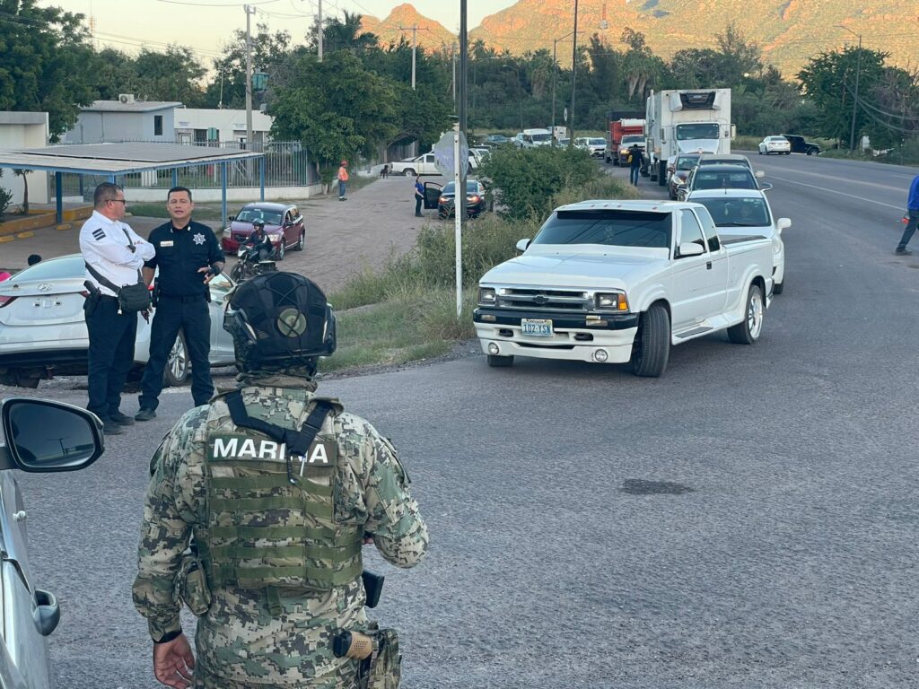 Tras bloqueo de carretera se registra pleito entre mujeres; además caos vehicular 4 107