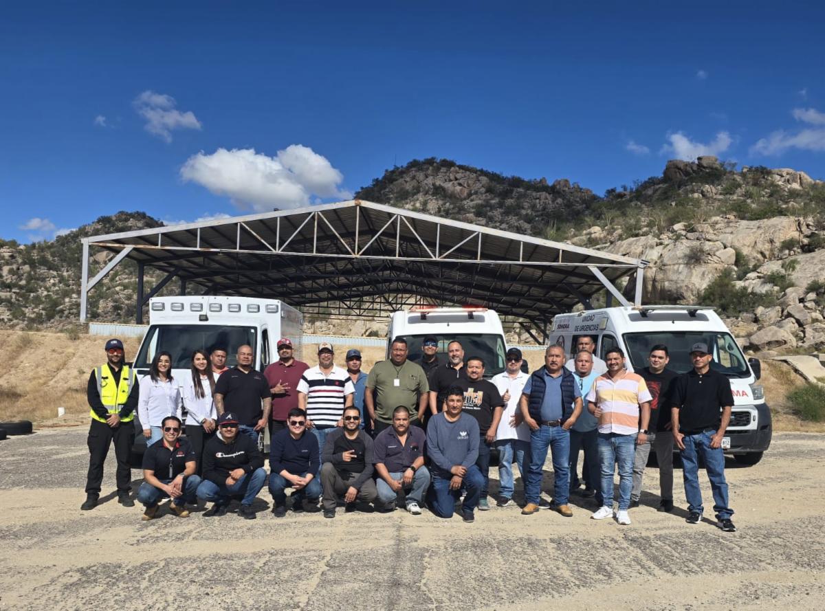 Isssteson capacita a choferes de ambulancias