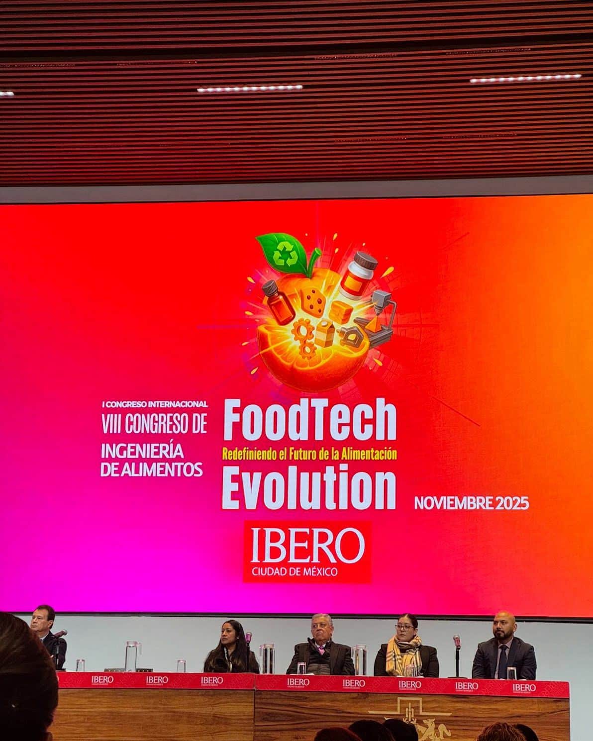 Presentan docentes de la Universidad Tecnológica de SLRC propuestas innovadoras para redefinir el futuro de la alimentación