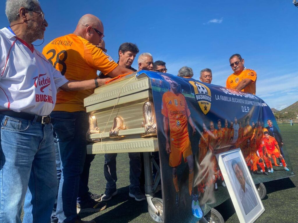 Despiden a Jesús Campa en campo de fútbol 5 346
