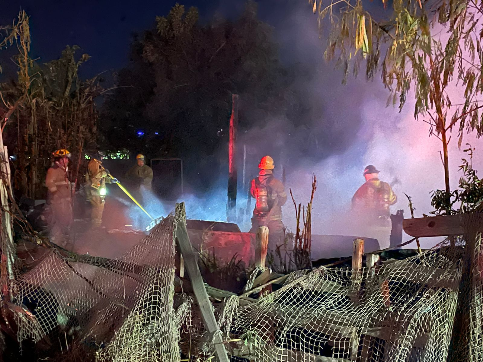 Destruye incendio vivienda en la colonia 18 de Noviembre