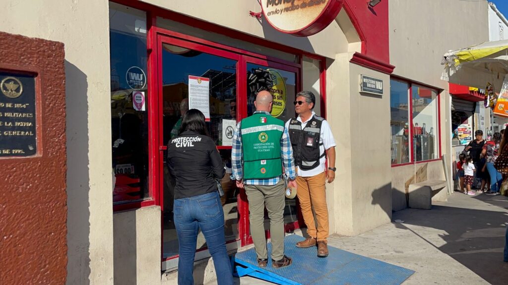 Clausuran tiendas Waldo´s en Guaymas 15 47