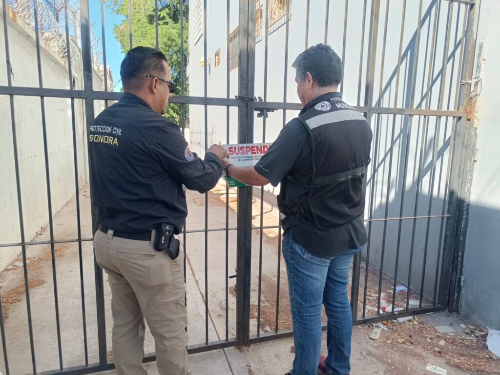 Suspende Protección Civil operaciones en edificio gubernamental 4 53