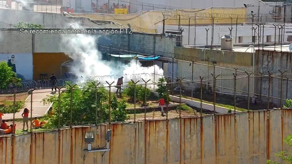 Se realiza fumigación en Cereso de Guaymas 4 64