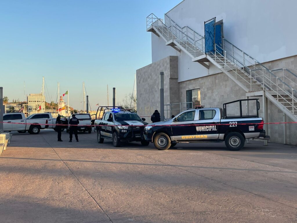 Hallan a hombre sin vida en el malecón de Guaymas 3 84