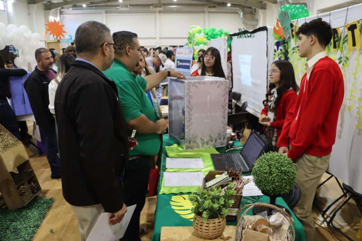 Participan más de tres mil estudiantes en Feria de la Ciencia y Tecnología: Unisierra