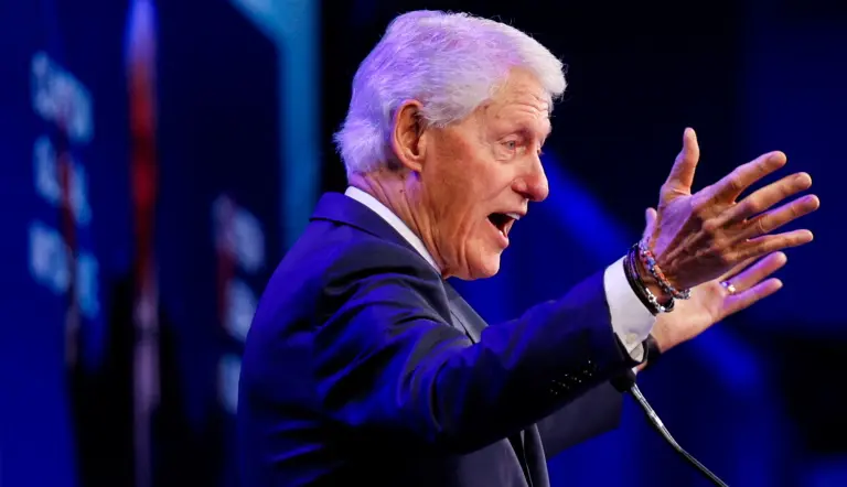 Donald Trump pide investigar a Bill Clinton y otros vínculos con Epstein 4 Bill Clinton 3