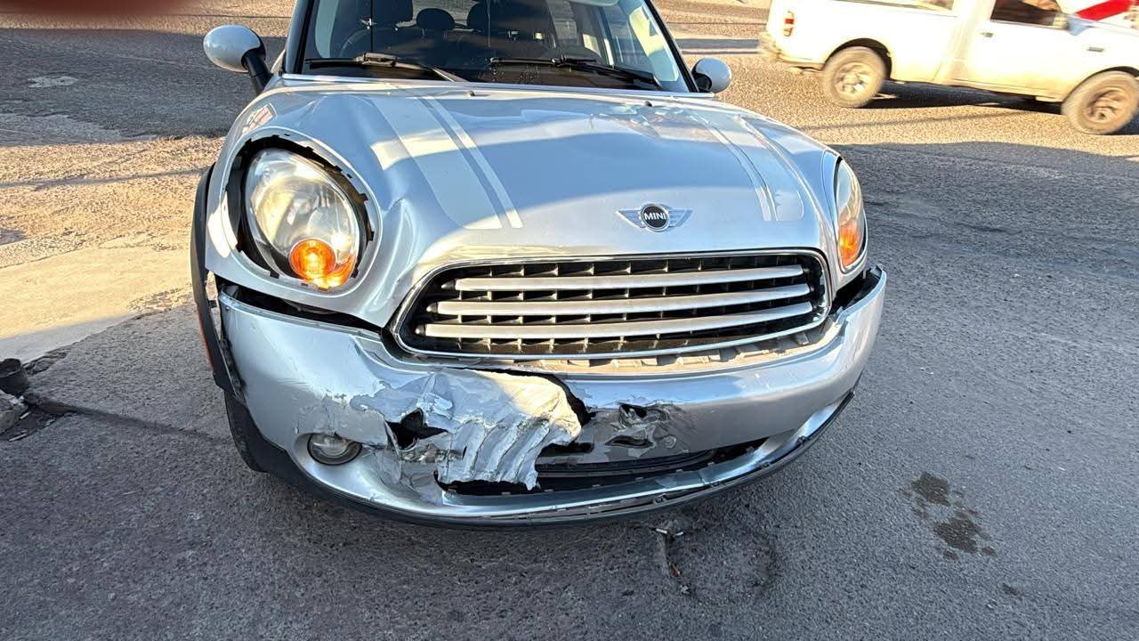 Choque de vehículos en la Calzada