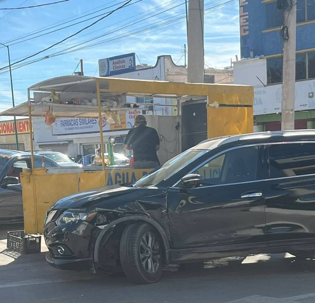 Vehículo presenta desperfecto mecánico