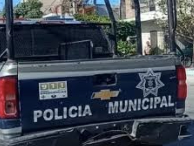 Joven golpea a su padre y amenaza con matar a familia en Guaymas