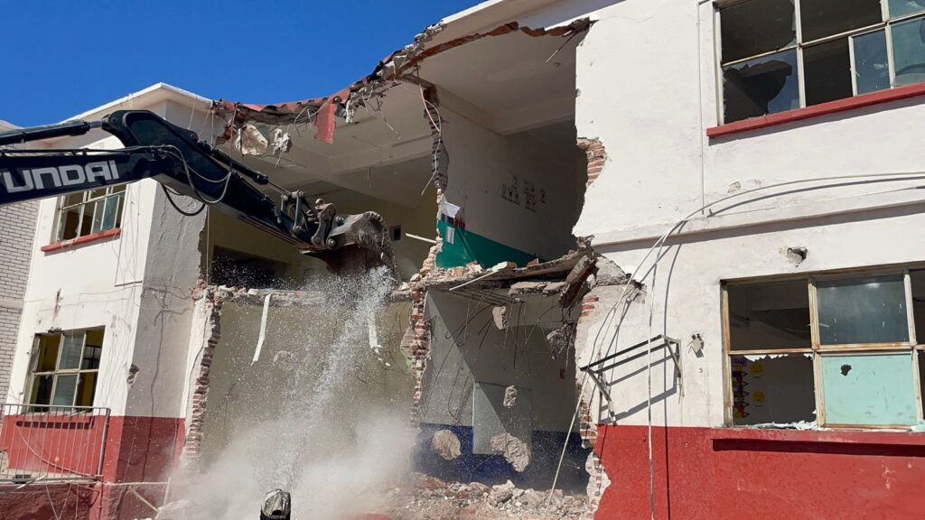 Inician demolición de primaria ‘Loreto Encinas de Avilés’ 6 WhatsApp Image 2025 11 07 at 1.37.28 PM 1