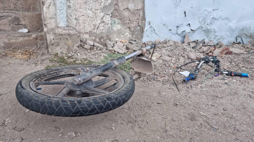 ¡Se salva de milagro motociclista! 5 WhatsApp Image 2025 11 19 at 1.22.35 PM 1