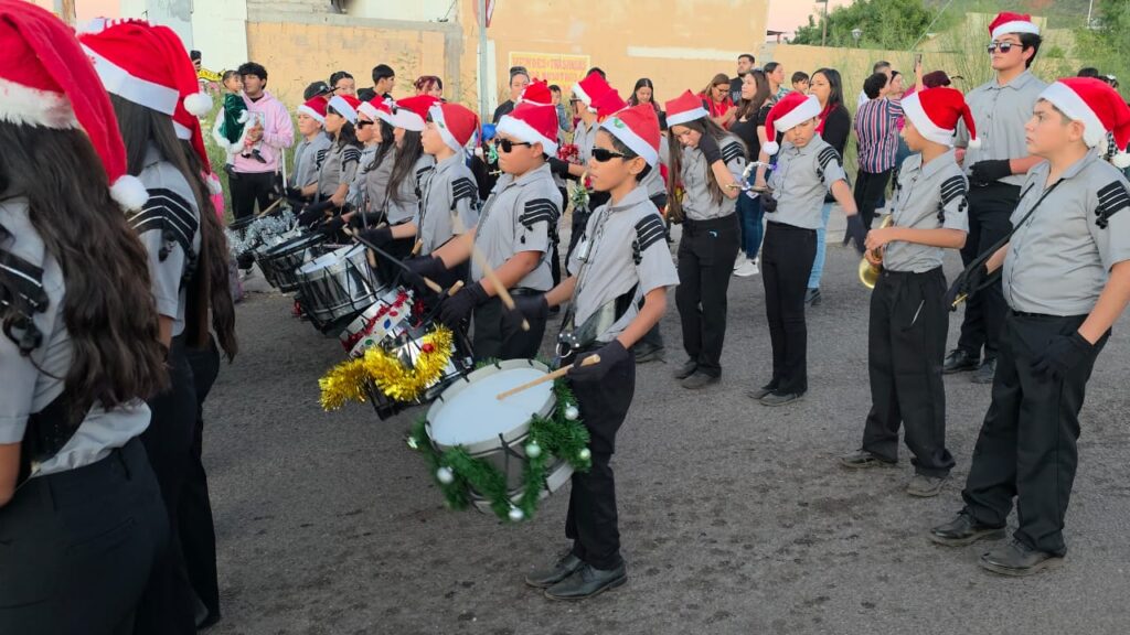Realizan Desfile Navideño 8 119