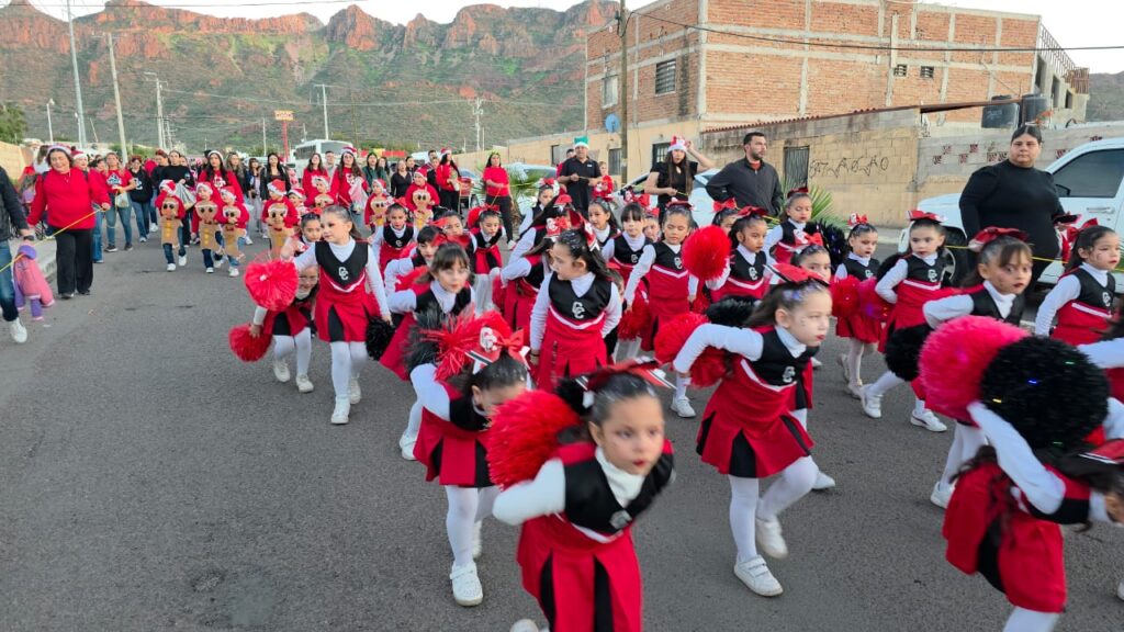 Realizan Desfile Navideño 9 120
