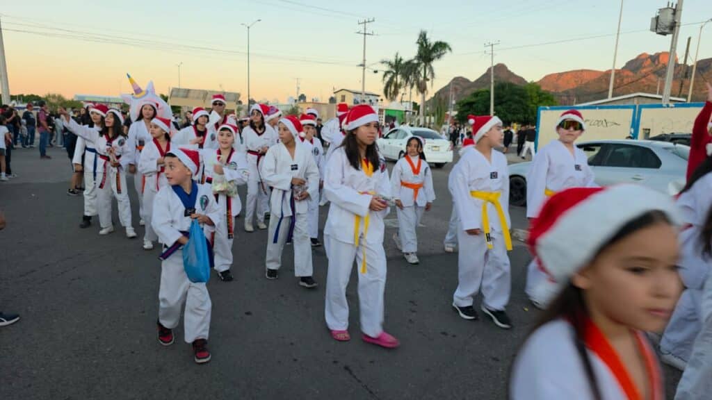 Realizan Desfile Navideño 10 121