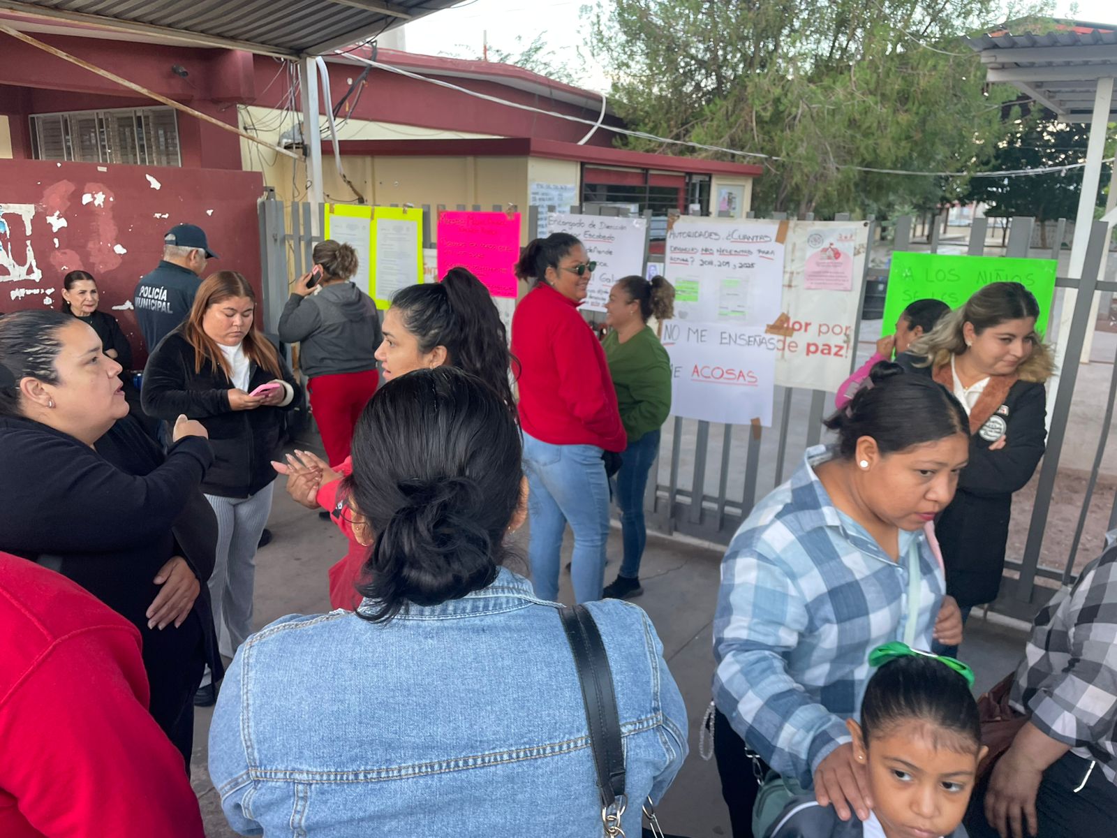 En la EST 71 acusan a maestro de actos inapropiados