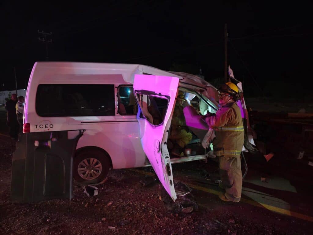 Resultan heridos trabajadores de CFE 2 221